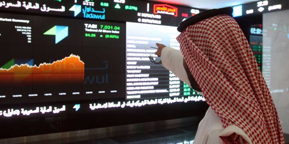 الأسهم السعودية تنتعش بعد انخفاض وسط تحقيقات فساد