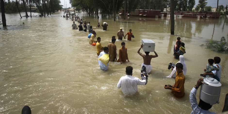 أخبار الصباح.. فيضانات موسمية في الهند تهدد العاصمة مومباى
