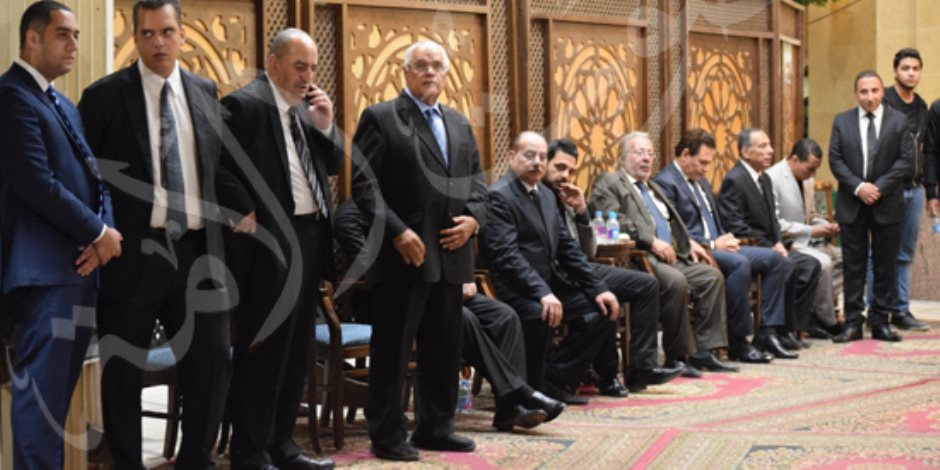 نجوم الفن والإعلام فى عزاء شقيق الفنانة شهيرة (صور) نجوم الفن والإعلام فى عزاء شقيق الفنانة شهيرة (صور)