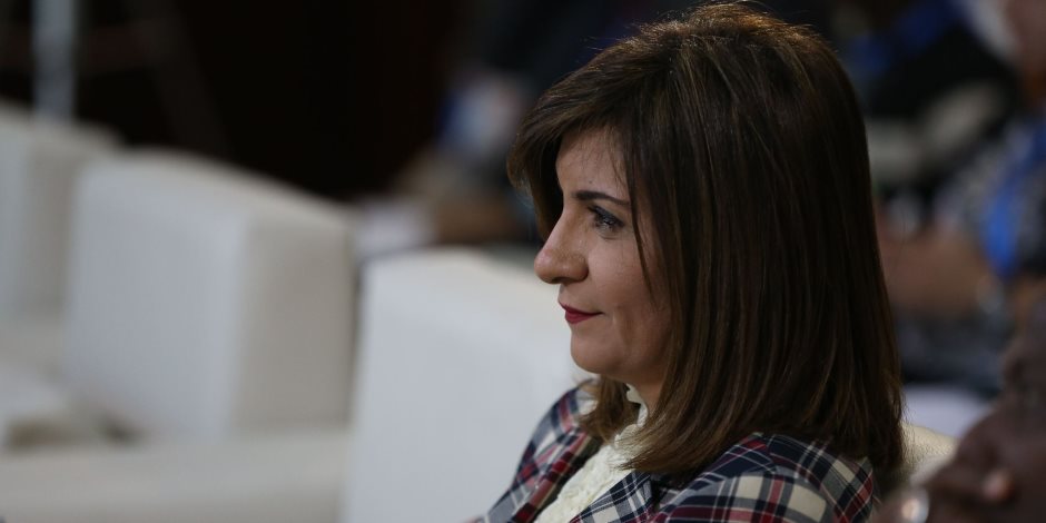 وزيرة الهجرة عن إعادة العالقين: «مصر متقدرش تقفل بابها أمام ولادها» (فيديو)