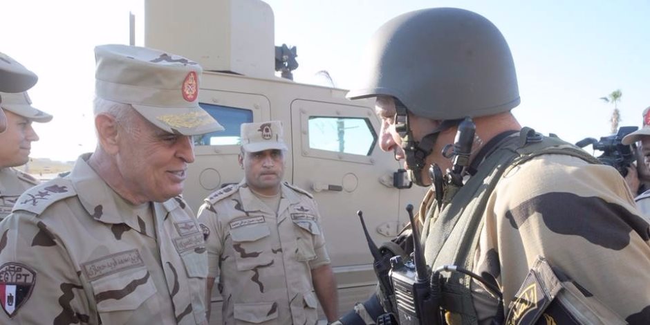 رئيس أركان حرب القوات المسلحة يتفقد لجان الانتخابات في الإسماعيلية