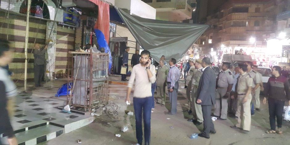 حملة ليلية لرفع الإشغالات بالكافتيريات والمقاهي في كفر الشيخ (صور)