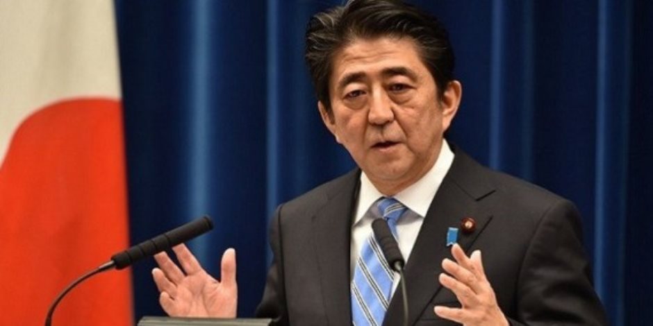 رئيس وزراء اليابان: ندين الأعمال البربرية ونقف مع مصر وشعبها 