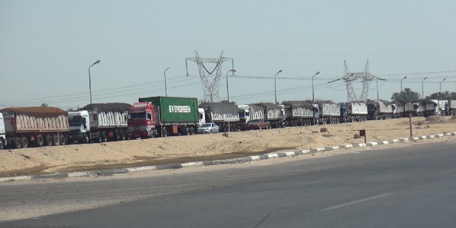 سائق نقل يقتل زميله بـ"مفك" في السويس سائق نقل يقتل زميله بـ"مفك" في السويس