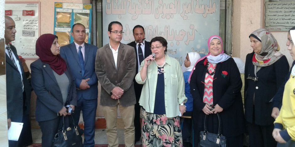 جولة تفقدية لـ مساعد وزير التعليم لمتابعة سير العملية التعليمية بالقاهرة (صور)