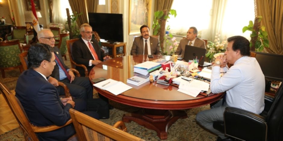 وزير التعليم العالي ورئيس الجامعة الليبية الدولية يبحثان سبل التعاون المشترك
