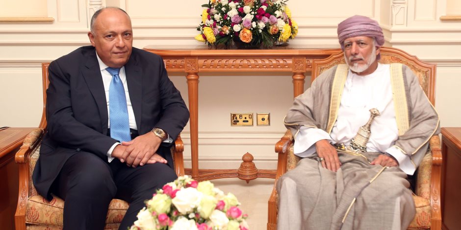 وزير الخارجية يصل إلى سلطنة عمان ضمن جولته الخارجية 