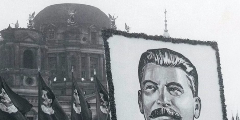 مائة عام على الثورة البلشيفية.. حكاية ستالين وجيش القرود