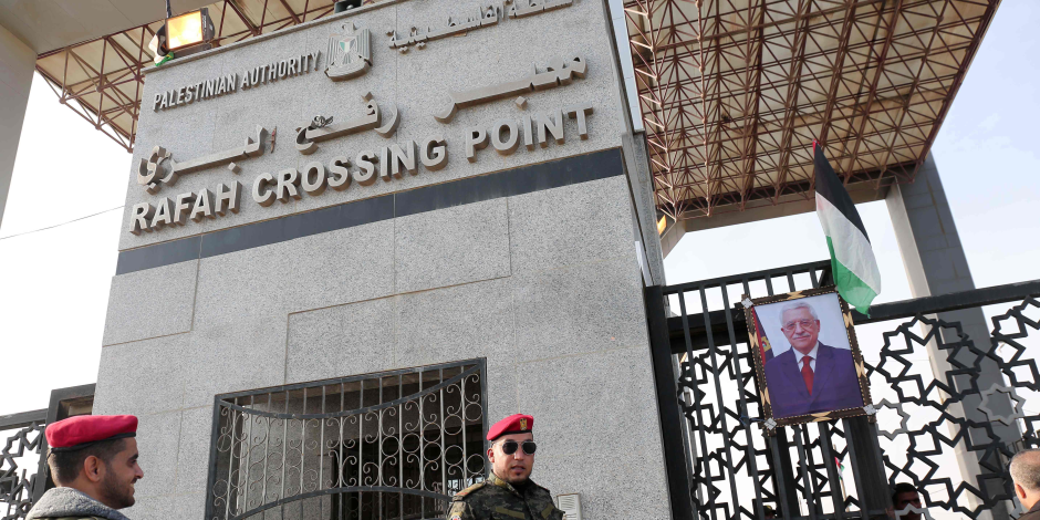 تشغيل معبر رفح بين مصر وغزة لليوم الرابع امام حركة عبور المسافرين