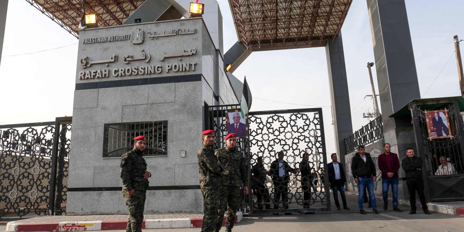 سفارة فلسطين بالقاهرة: ارجاء فتح معبر رفح البري        