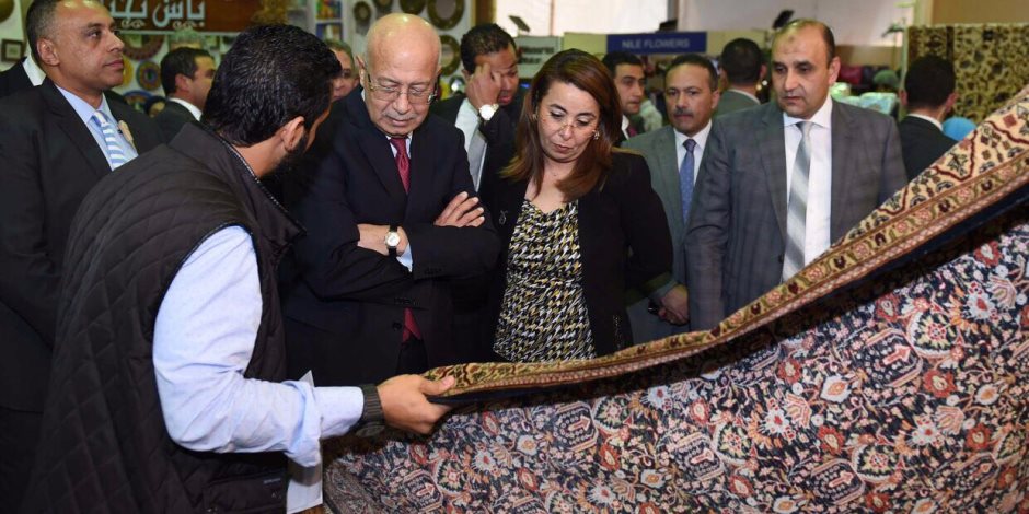 المصدرين المصريين: زيارة رئيس الوزراء للمعرض رسالة تأكيد على أهتمام الدولة بالحرف اليدوية 