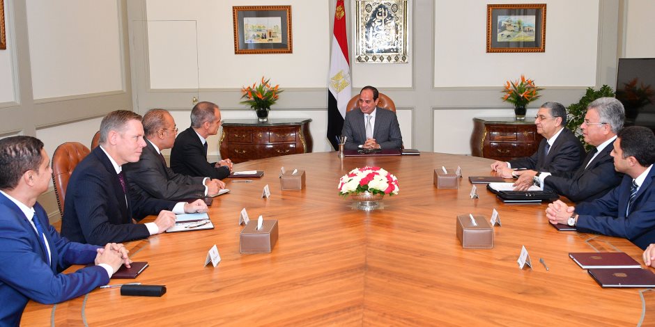 السيسي لرئيس "شنايدر إليكتريك": مصر تشّيد 12 مدينة جديدة بينها العاصمة الإدارية
