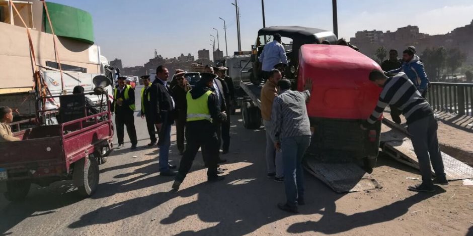 كشف ملابسات وفاة شخص وإصابة 4 آخرين فى حادث تصادم سيارة وتوك توك بالقاهرة وضبط مرتكب الواقعة