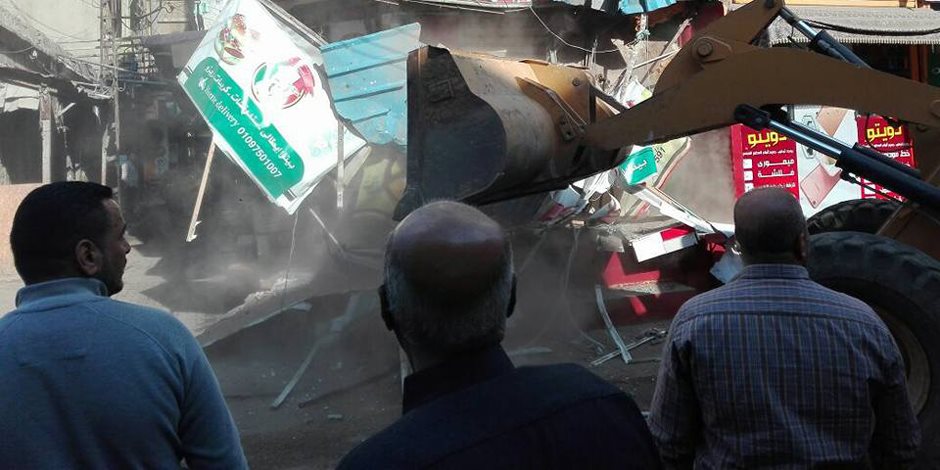 الوحدة المحلية تزيل 40 حالة إشغال طريق خلال حملة في مركز فارسكور بدمياط