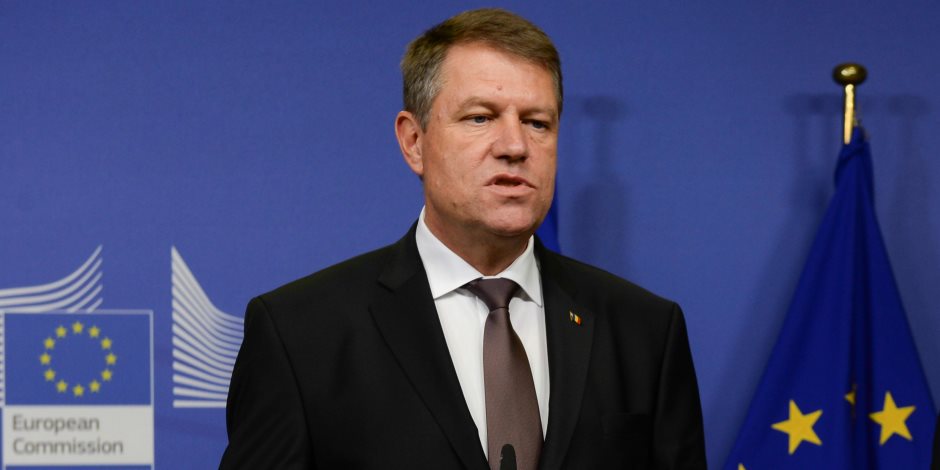 رئيس رومانيا يعزي السيسي في شهداء حادث الروضة