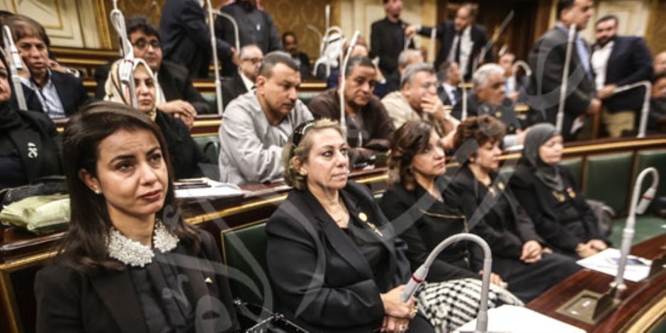 "برلمان مصر حزين".. وجوه النواب تتألم في جلسة حادث مسجد الروضة (صور)