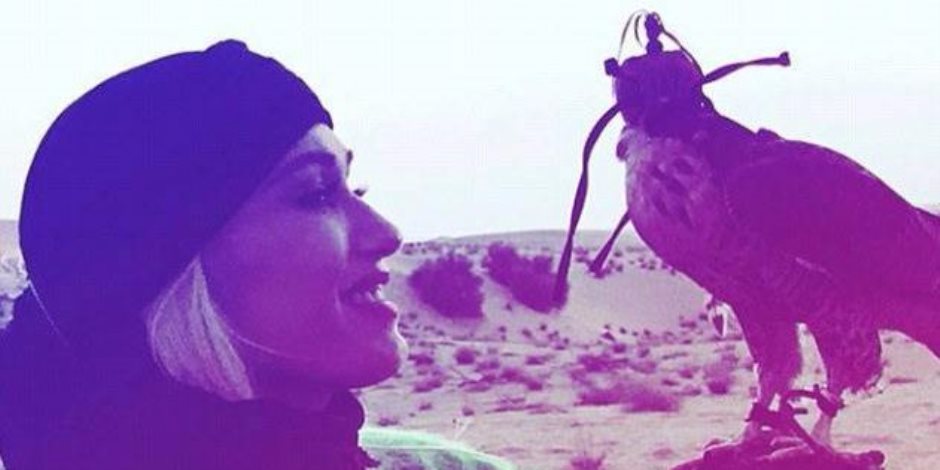 جوين ستيفاني تعشق الصقر في دبي (صور وفيديو)