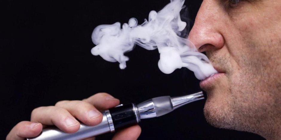  تحذير :السيجارة الإلكترونية تتلف الحمض النووي للرئة والمثانة والقلب 