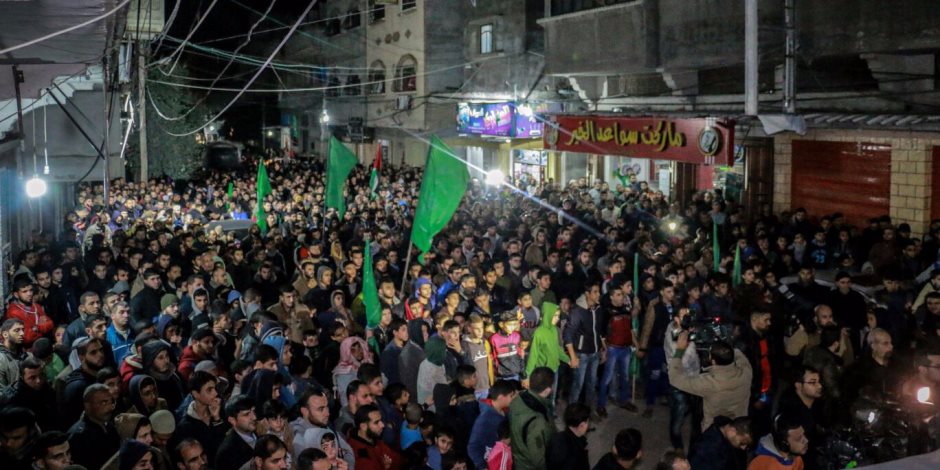 حماس تعلن عن رفضها نقل السفارة الأمريكية بمسيرة غاضبة (صور)
