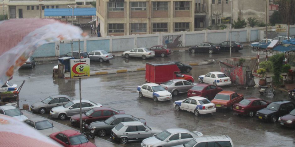 أمطار غزيرة ببورسعيد توقف معديات نقل المواطنين (صور)