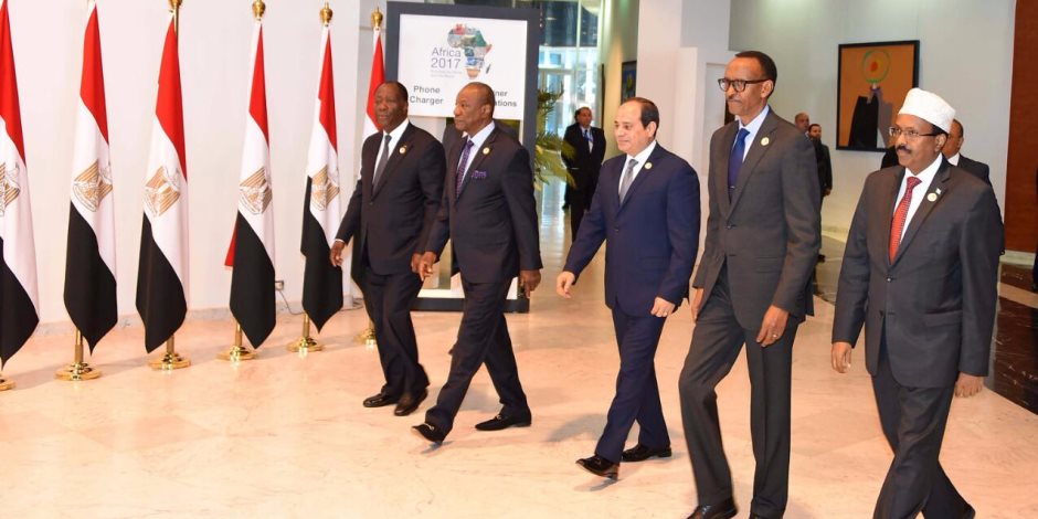 الرئيس السيسي يصل مقر انعقاد مؤتمر إفريقيا 2017 فى شرم الشيخ