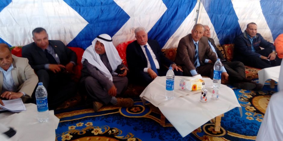 محافظ جنوب سيناء يبحث مطالب مشايخ البدو على مائدة غداء بوادي الخروم              