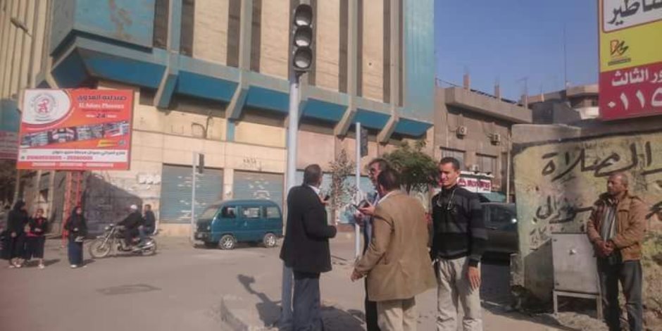  تركيب كاميرات وإشارات مرورية في ميادين حلوان (صور)