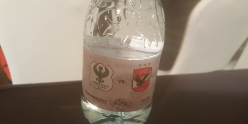 الأهلي والمصري على زجاجات المياه المعدنية 