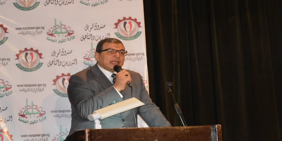 وزير القوى العاملة يتابع معاش أسرة مصري توفي في حادث سير بإيطاليا