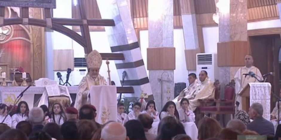 العراق ينتصر.. كنيسة بغداد تدق أجراس أول قداس للاحتفال بأعياد الميلاد (صور)  