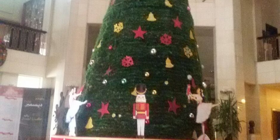 بدلة بابا نويل وشجرة كريسماس.. إزاي تفرح أطفالك وتنظم حفلة في البيت