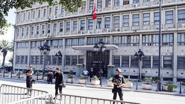 الداخلية التونسية: إحباط محاولة لاجتياز الحدود البحرية باتجاه إيطاليا الداخلية التونسية: إحباط محاولة لاجتياز الحدود البحرية باتجاه إيطاليا