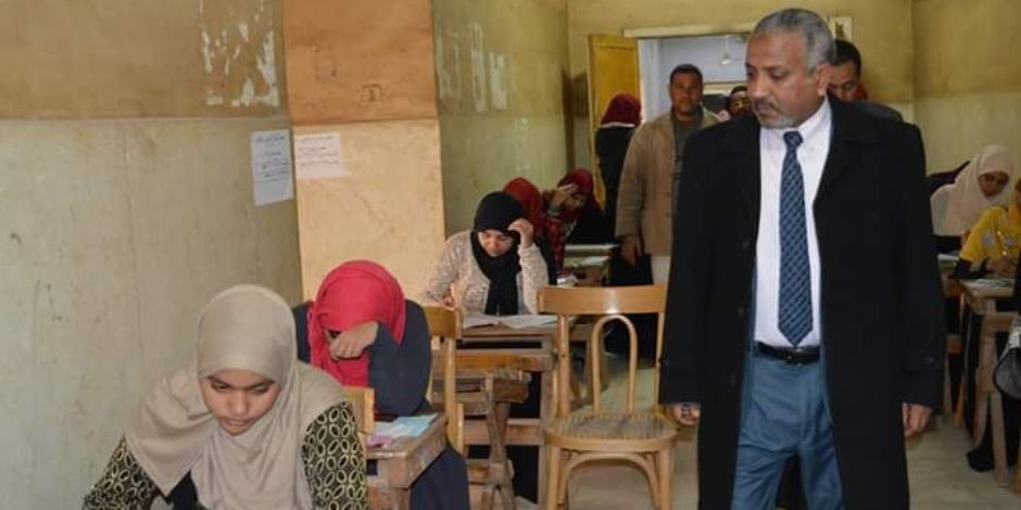 نائب رئيس جامعة الأزهر يتفقد امتحانات الفصل الدراسي الأول بفرع أسيوط
