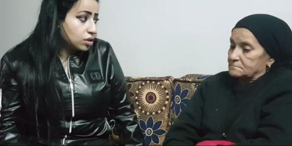 والدة شهيدي المنيا في حادث حلوان: جيراني المسلمين في بيتنا ليل نهار