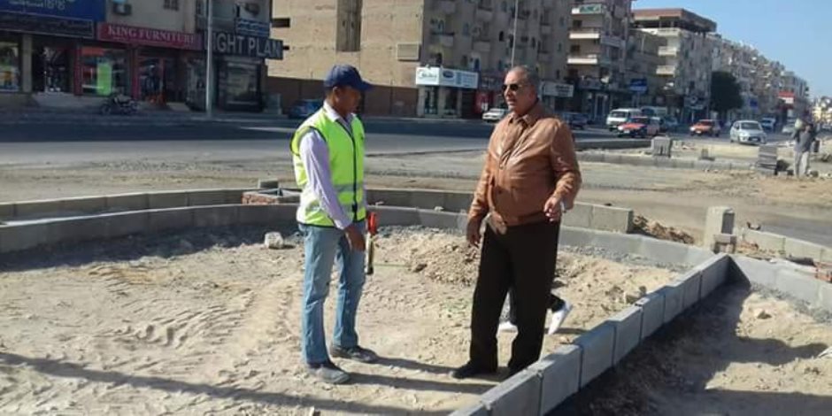 محافظ البحر الأحمر يتفقد أعمال تطوير شارع النصر بالغردقة 