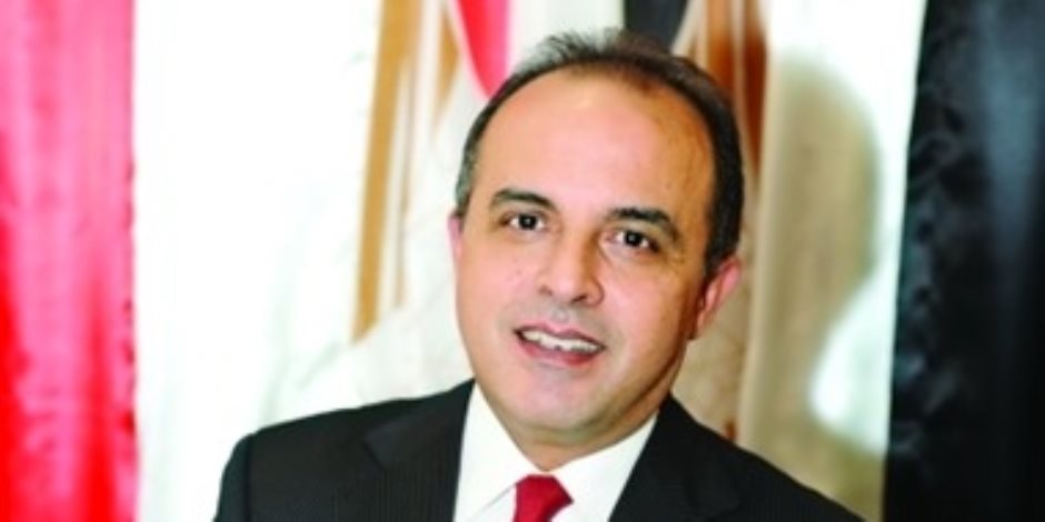 السفير المصري بالإمارات يستقبل بعثة الأهلي فى أبو ظبى