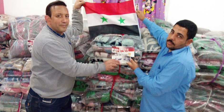  اللجنة الشعبية توزع بطاطين على السوريين بدمياط والدقهلية (صور) 