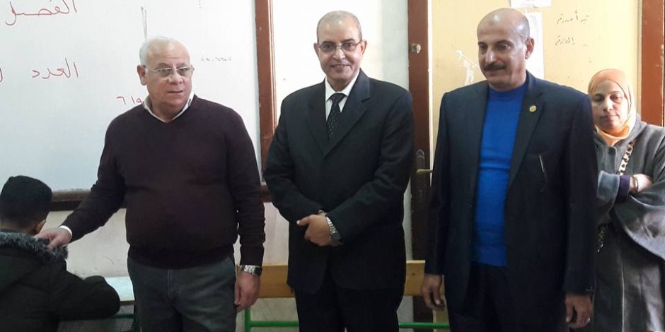 محافظ بورسعيد يتفقد لجان امتحانات الشهادة الاعدادية(صور)