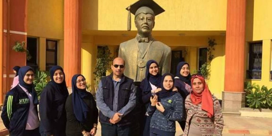 مدير مدرسة المتفوقين بكفر الشيخ: تمثال زويل سر حصول الطلاب على جوائز عالمية