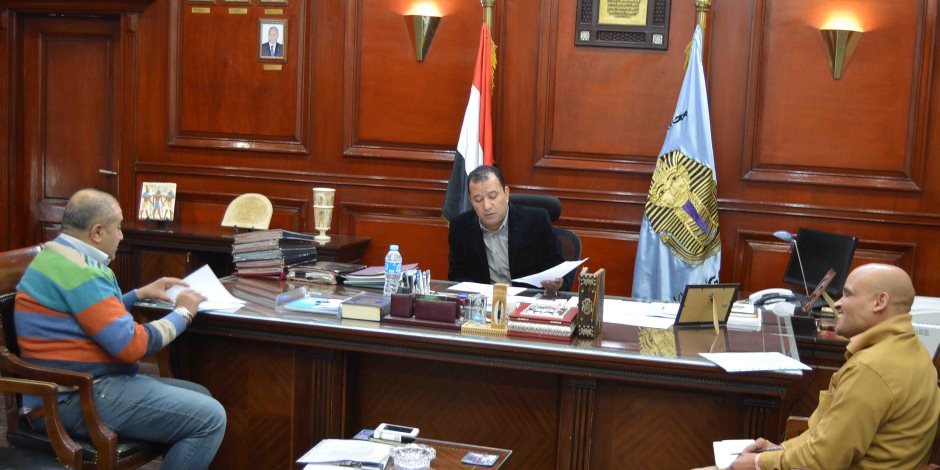 محافظ الأقصر يبحث مع "مصر الخير"  أوضاع المشروعات بمختلف القرى والمدن