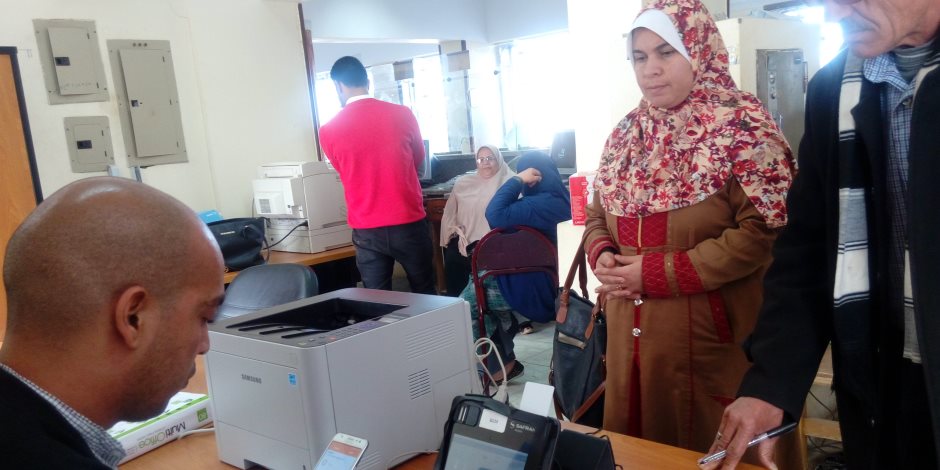  5 آلاف توكيل ترشح للرئيس السيسي بجنوب سيناء وزحام على مكاتب" الشهر العقاري" (صور)
