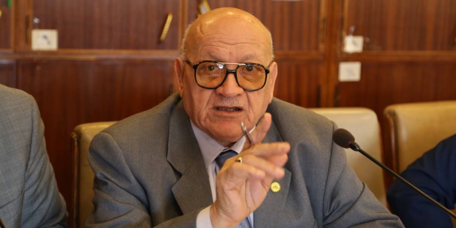 عضو بتشريعية النواب يحذر من تغيير نواب «دعم مصر» صفتهم الحزبية 