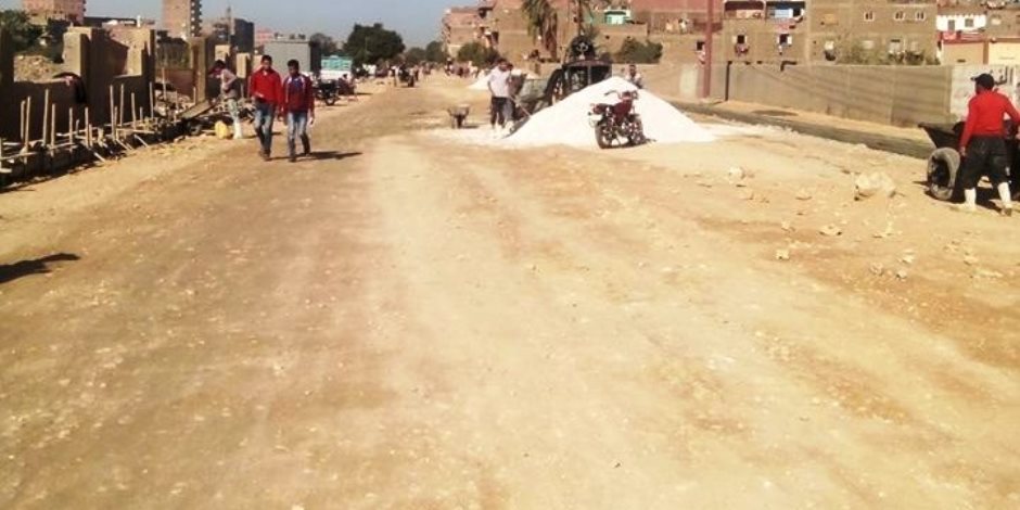 محافظ سوهاج: بدء رصف طريق ترعة نجع حمادي في طهطا 