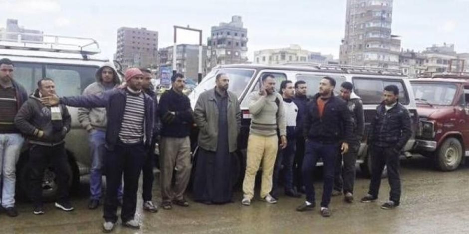فوضى في الحركة المرورية بمدينة المحمودية بسبب إضراب السائقين لليوم الرابع