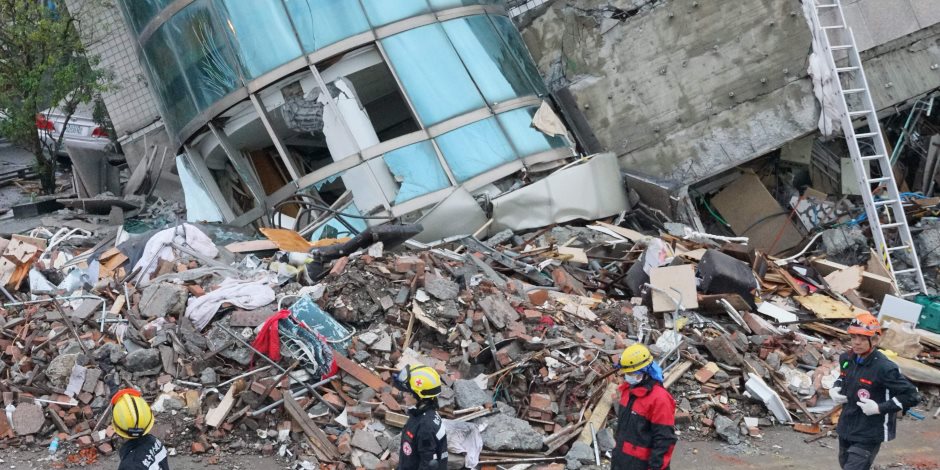 زلزال تايوان.. ارتفاع حصيلة الضحايا لـ7 قتلى و67 مفقودا (صور)