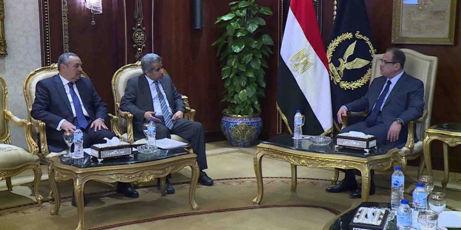 أمين مجلس وزراء الداخلية العرب يشيد بالدور المصري في مكافحة الإرهاب أثناء لقائه مجدي عبد الغفار