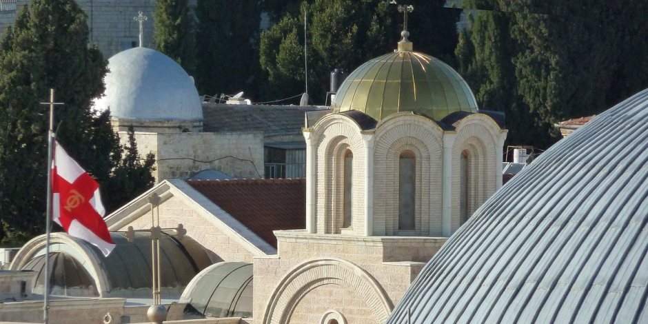 تطبيق القمع الديني في القدس.. الاحتلال يعلن الحجز على بطريركية الروم الأرثوذكس