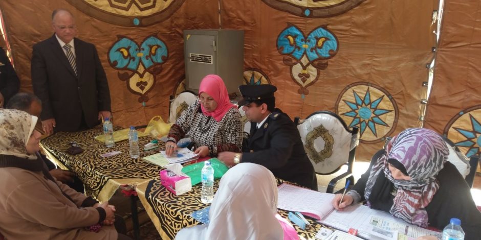 مديرية أمن القاهرة تستقبل أول طلبات حج القرعة (صور)