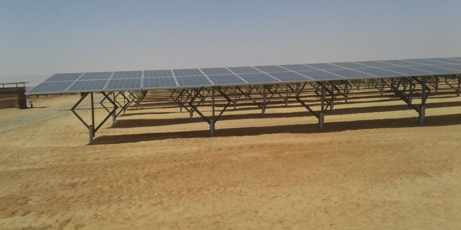 بقدرة 200 ميجا وات بكوم إمبو.. «الطاقة المتجددة» تستعد لتركيب محطة شمسية