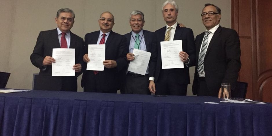 جامعة أسيوط تبرم اتفاقية تعاون مع جامعتي برشلونة والمكسيك في مجال الطب